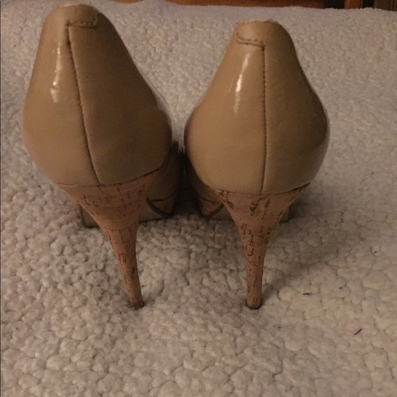 Sexy! GUESS Nude, Patent & Cork Platform Stilettos - Picture 3 of 6